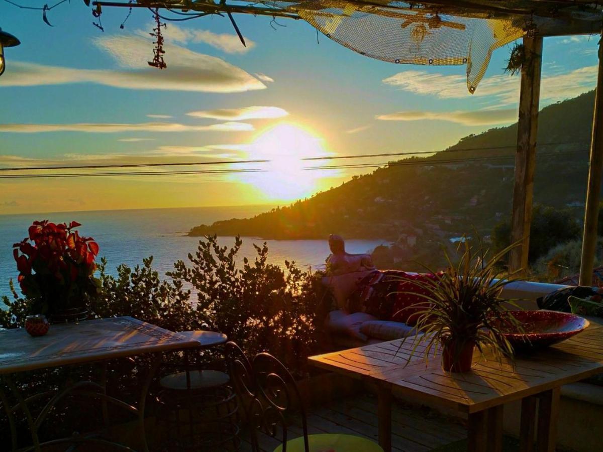 Romantic Casa Lorenzina Affittacamere Вентимилья Экстерьер фото