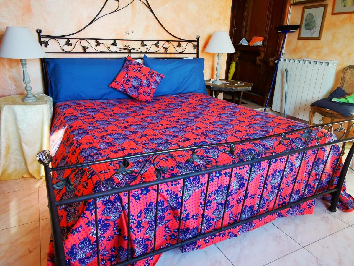 Romantic Casa Lorenzina Affittacamere Вентимилья Экстерьер фото